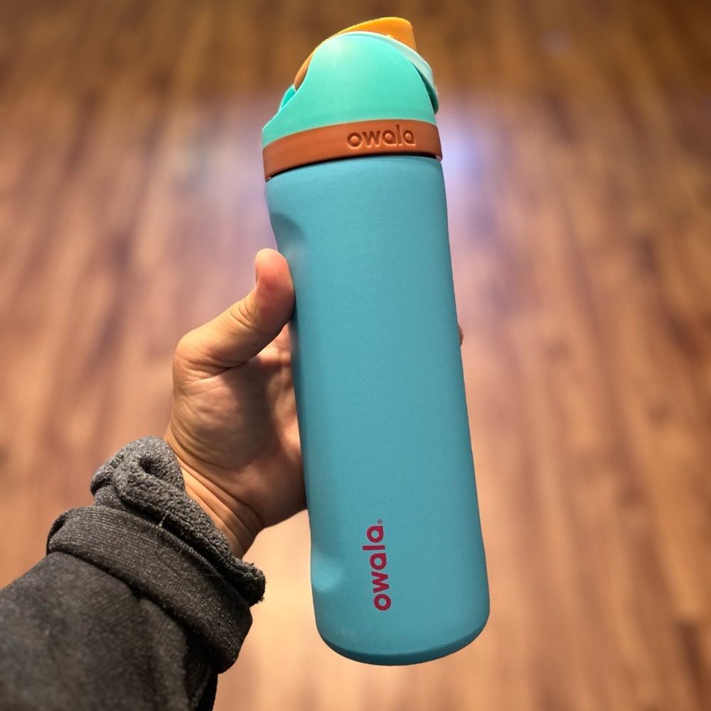 Owala 24oz Free Sip